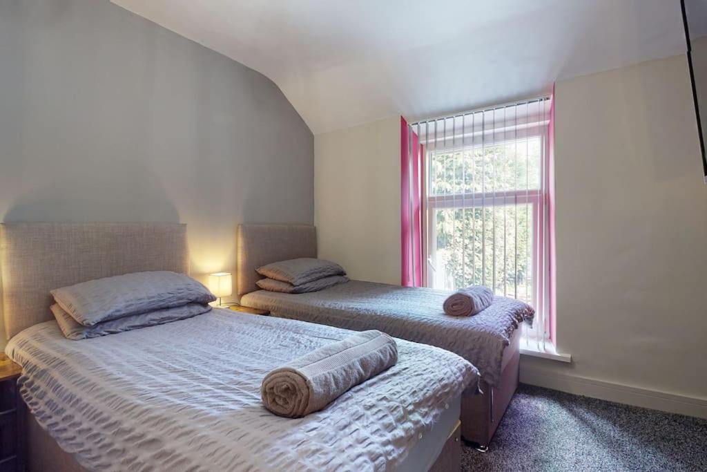 Neat Retreat Graig Pontypridd Villa Dış mekan fotoğraf
